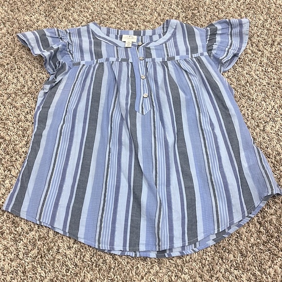 ST. JOHN’S BAY tops 💛 - Picture 6 of 8